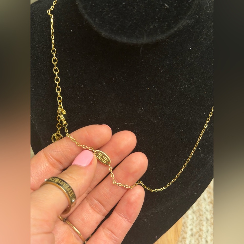 LV charm Necklace - Picture 4 of 7